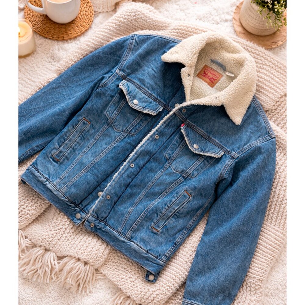 Vintage Levi’s Sherpa Lined Denim Jacket Blue Trucker Size S Authentic Worn - Picture 1 of 9